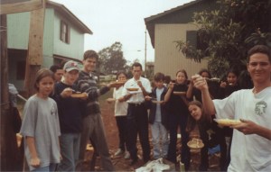 2001 - Assando uns grudes na casa do Denis